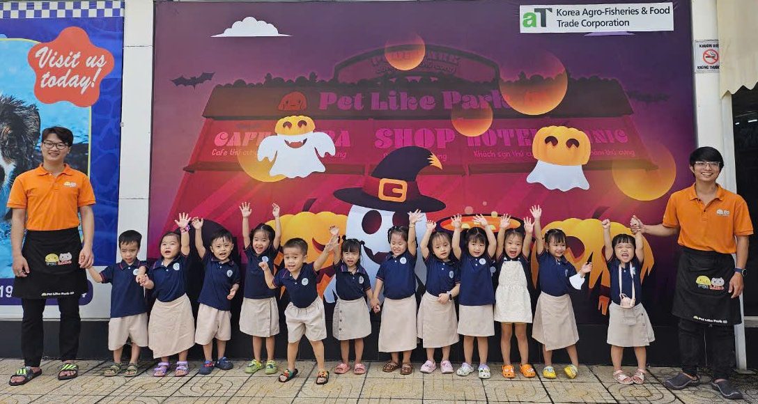 A TOUR WITH KIDS AT PET LIKE PARK